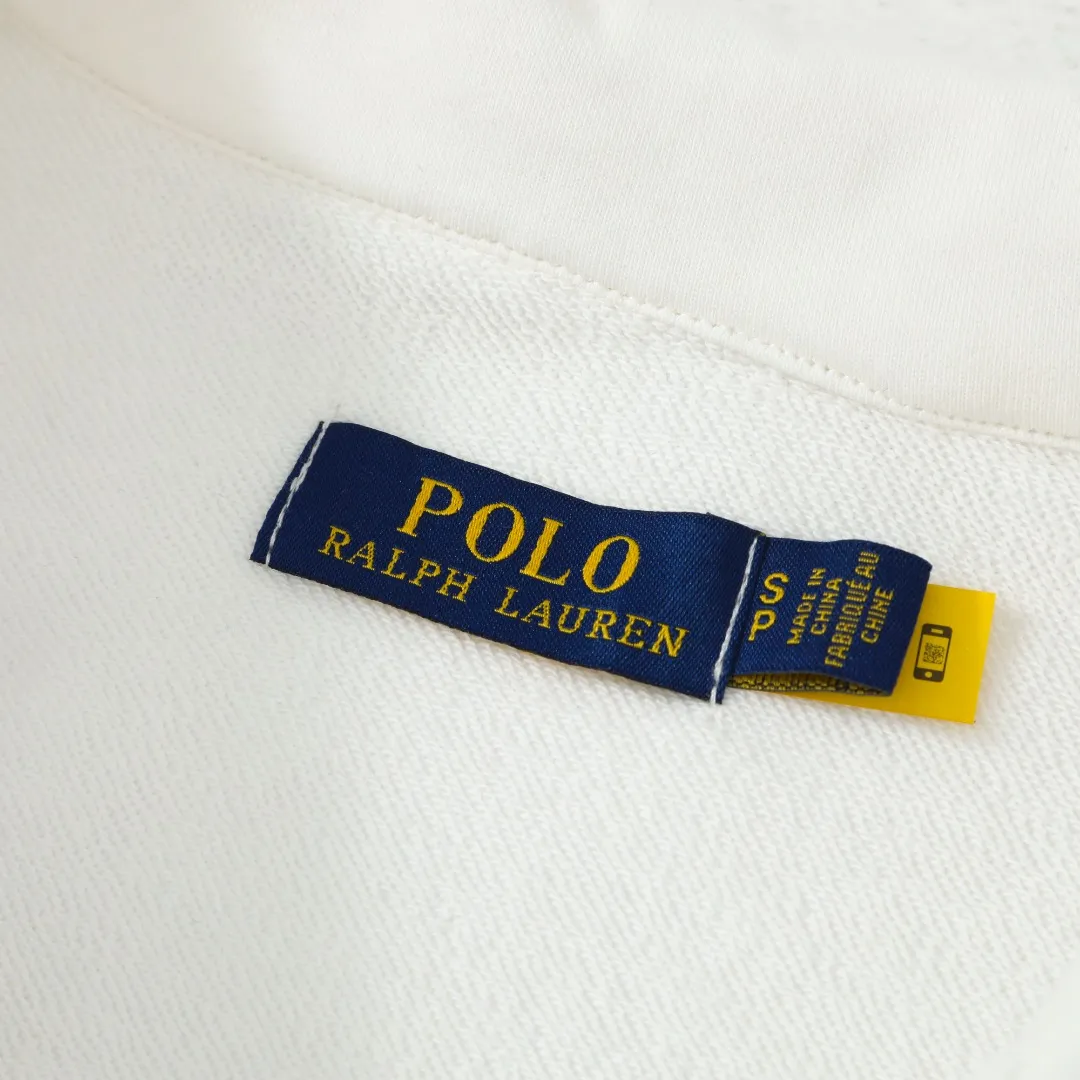 P260 #R99 Ralph Lauren pony logo eight-color half-zip lapel sweatshirt. Wear three times in one suit, easy to switch styles: Fully stand-up collar mode: crisp lapel three-dimensional windproof, taking into account warmth and cool lines, full of coolness ▫️Half-open lazy mode: slightly exposed collarbone, relaxed and comfortable | Pair with a shirt or high collar to show the intellectual atmosphere ▫️Full-open V-neck mode: Visually extends the neck-shoulder ratio | Stacking is more layered, hiding the flesh and making it look slimmer, making it easy to wear with a sense of luxury. Genderless design, shared wardrobe concept: White is gentle and elegant | Black is cool and slimming | Both colors can be used to create a couple CP look. 8 colors are available in the full line | From classic to soft | Meet all daily and occasion dressing needs Quality is reflected in the details: Micro-label logo embroidery | Loose but not procrastinating tailoring | High-grade fabrics ensure a comfortable fit. Easily manage various scenarios such as workplace commuting, weekend leisure, and date travel, effortless chic is the definition of effortless chic.  Color: Black White Navy Mint Green Khaki Pink Yellow Army Green Size: S M L